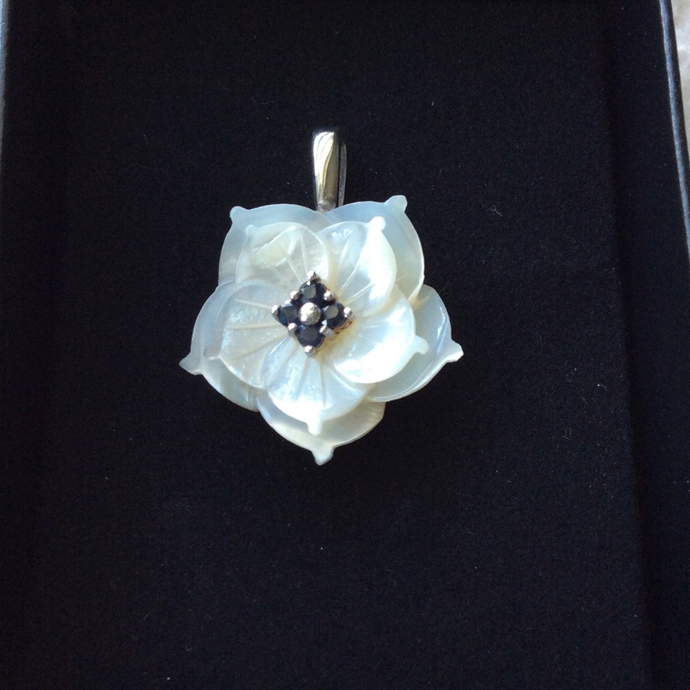 Lee Sands Mother Of Pearl Sapphire Flower Pendant