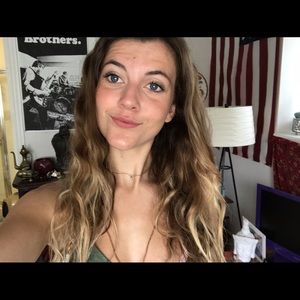 Meet your Posher, Brooke