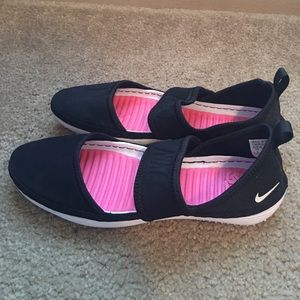 Nike water shoe