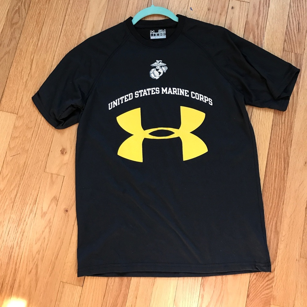 🎉🎉SALE🎉🎉 UNDERARMOUR USMC top