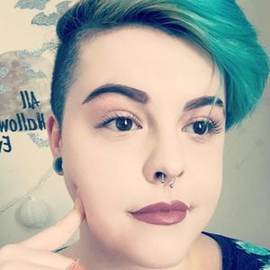 Meet your Posher, April