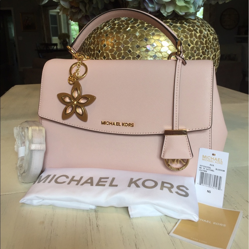 **SOLD** on Ⓜ️ Michael Kors Ava Medium Blossom