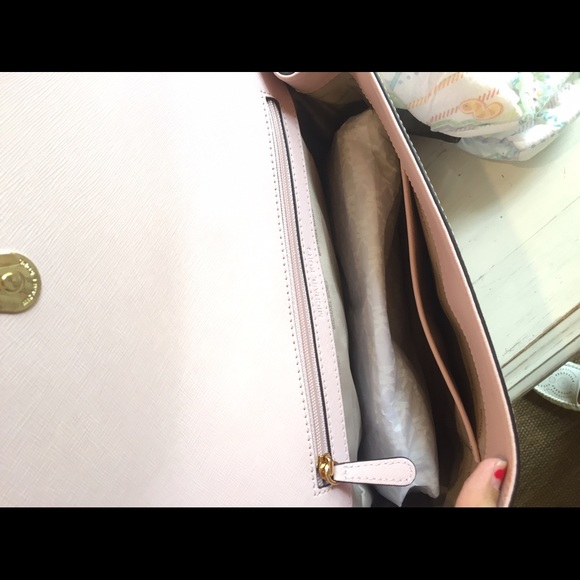 **SOLD** on Ⓜ️ Michael Kors Ava Medium Blossom - Picture 3 of 6