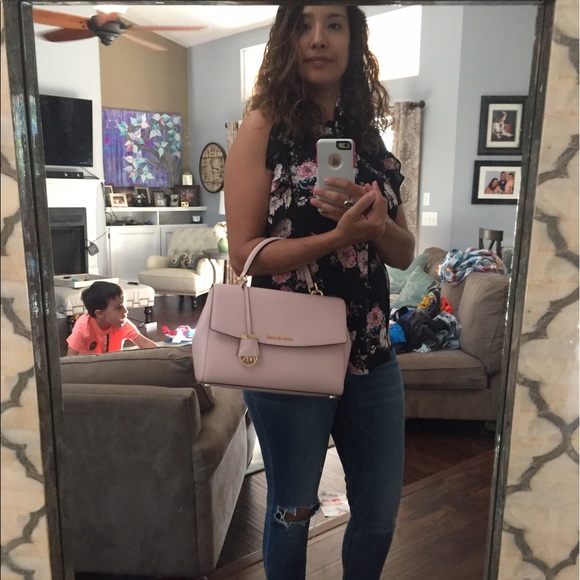 **SOLD** on Ⓜ️ Michael Kors Ava Medium Blossom - Picture 5 of 6