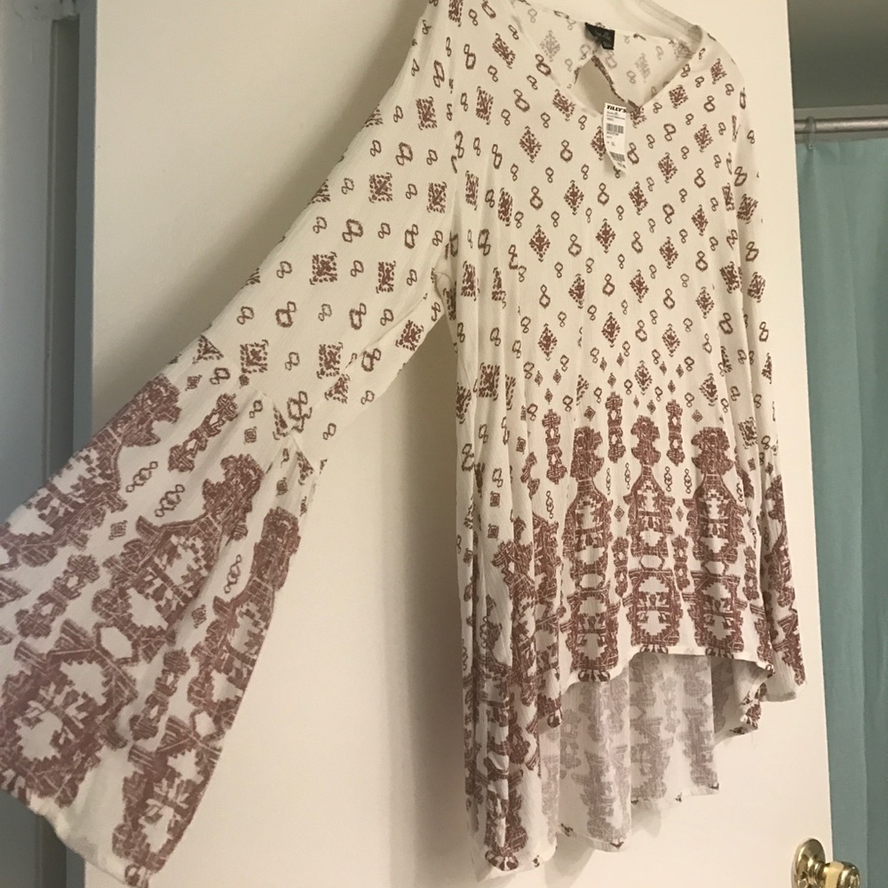 XL Tilly's Keyhole Boho Long Sleeve Top