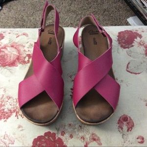 Clarks Size 12 Raspberry Leather Platform Sandals