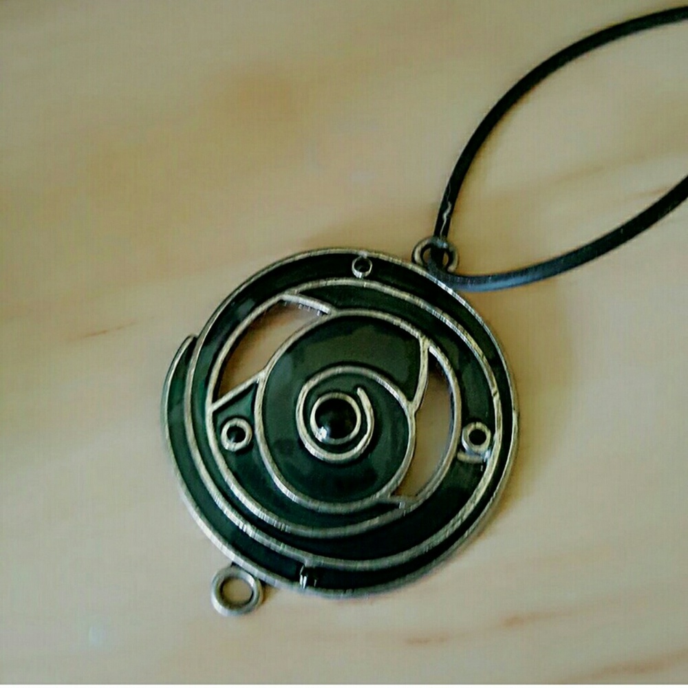 Abstract Pendant