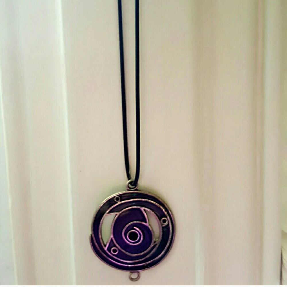 Abstract Pendant - Picture 2 of 2