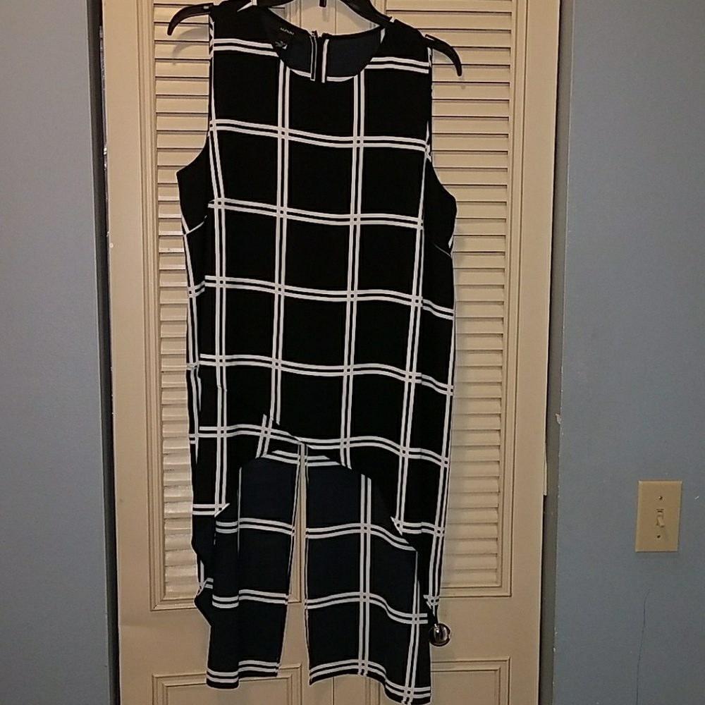 Black and White Sleeveless Top