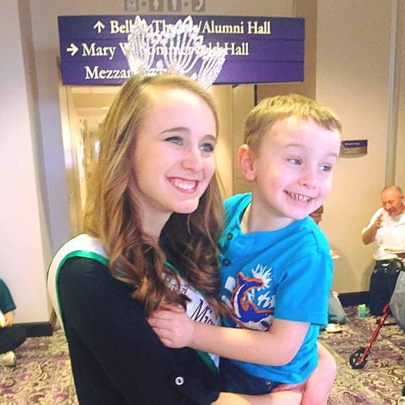 Meet your Posher, Jennifer - Picture 1 of 1