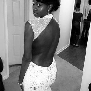 Meet your Posher, Antoinette