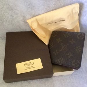 Final SaleLouis Vuitton Mono Men's Wallet Final SaleLouis Vuitton Mono Men's Wallet