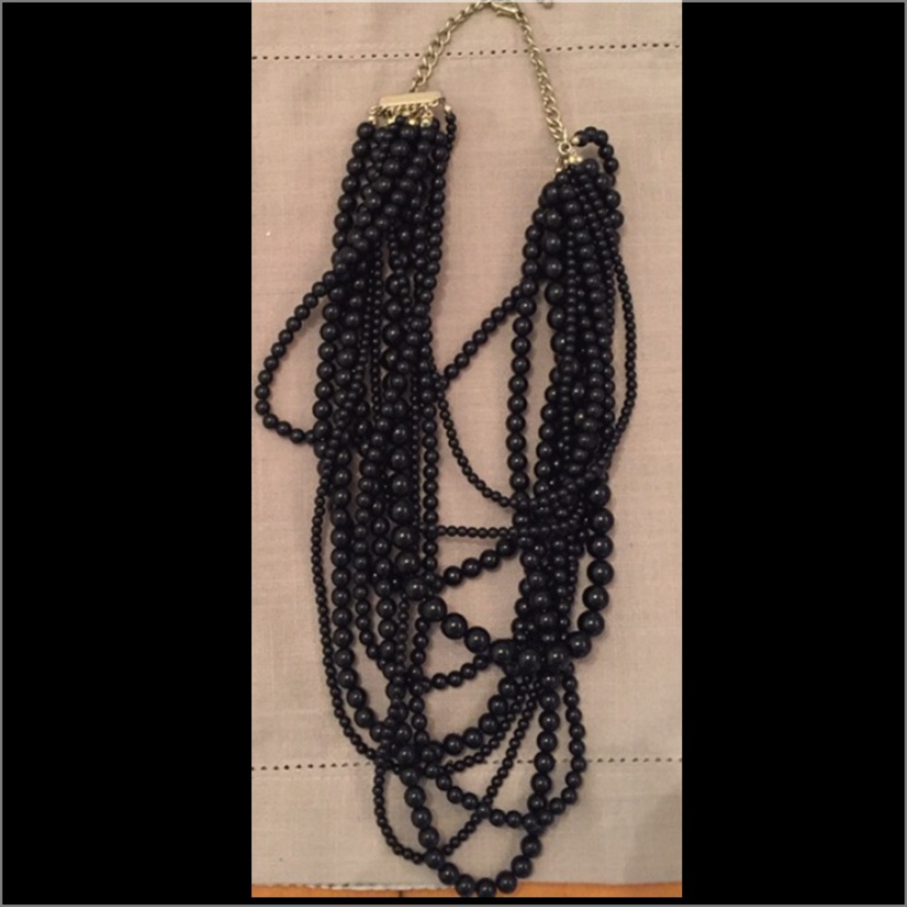 Black beaded layer necklace