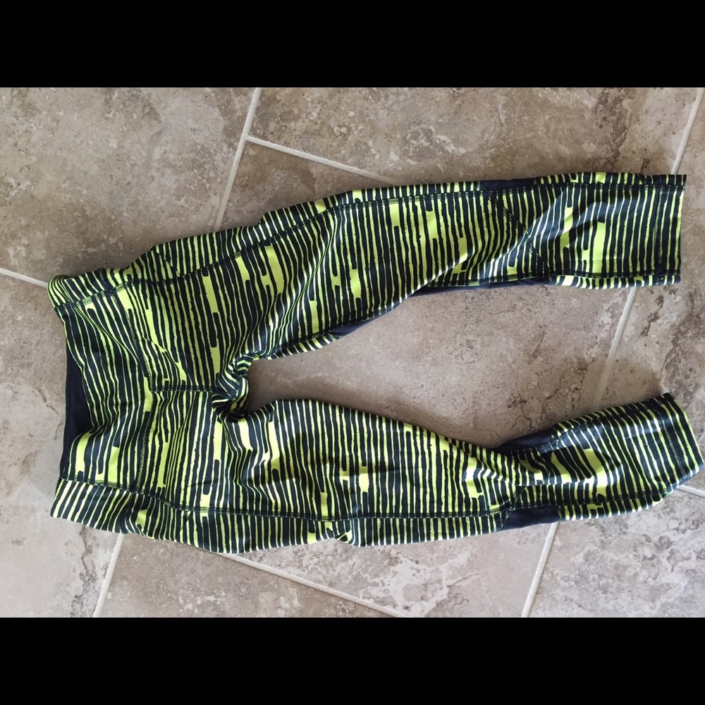 Lululemon Seawheeze 2016 edition, size 2