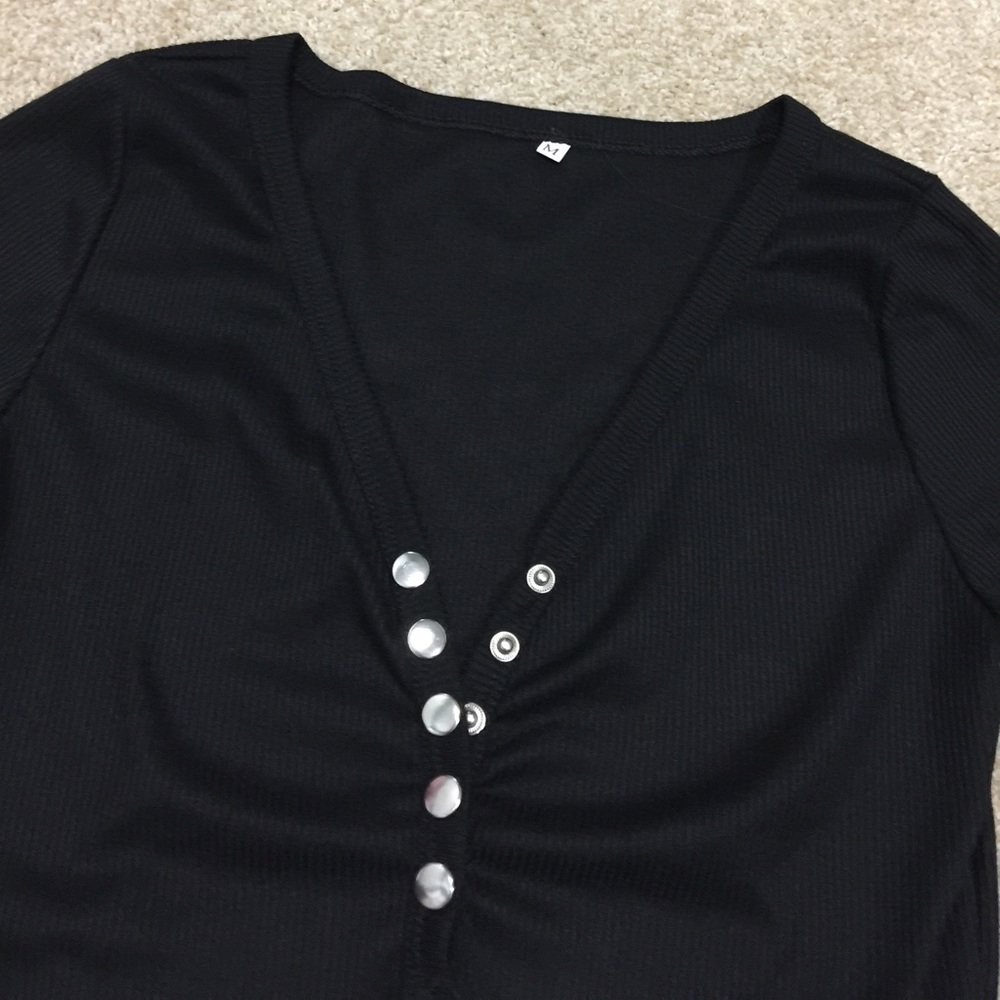 Deep V Button Front - Picture 2 of 5