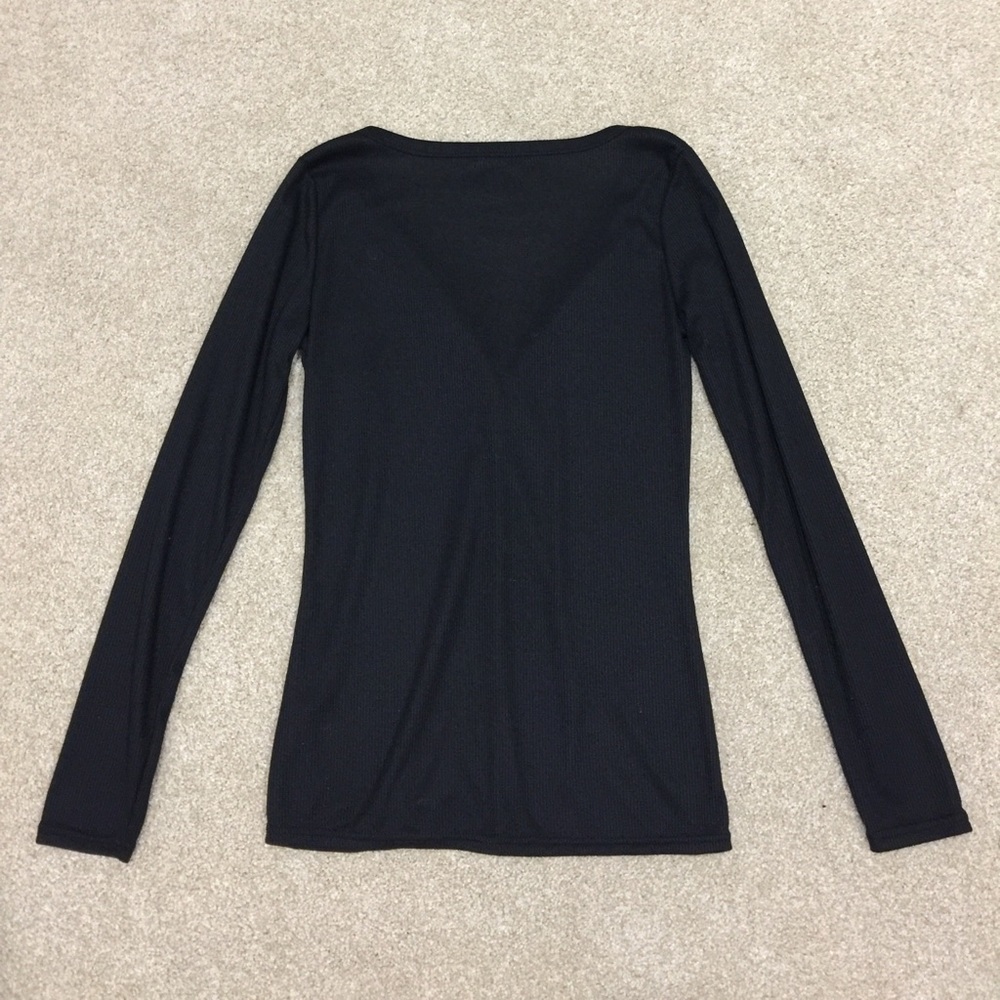 Deep V Button Front - Picture 5 of 5
