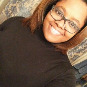 Meet your Posher, Shaela