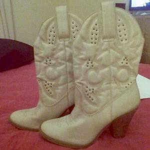 Mini cowboy boots