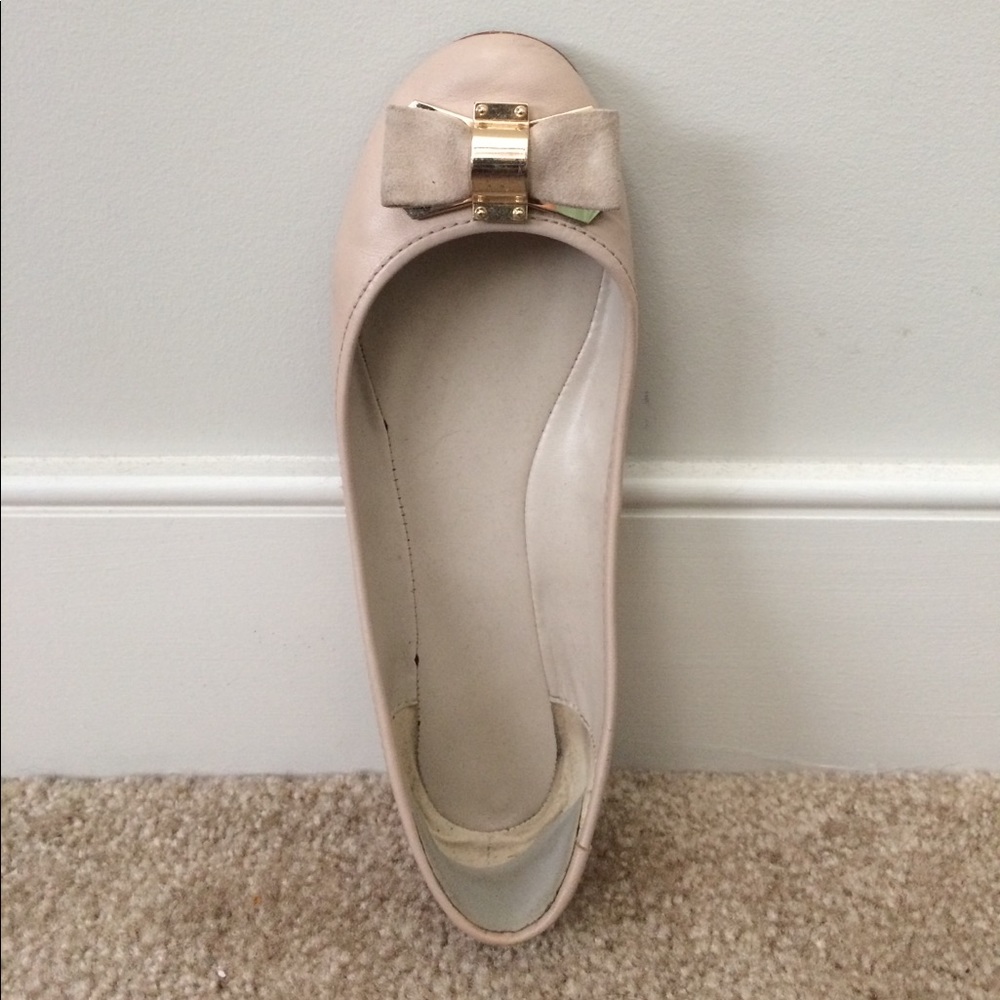 Shoes - Picture 2 of 3