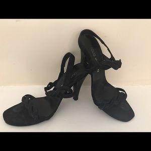 Authentic Louis Vuitton black monogram heels. 39.5
