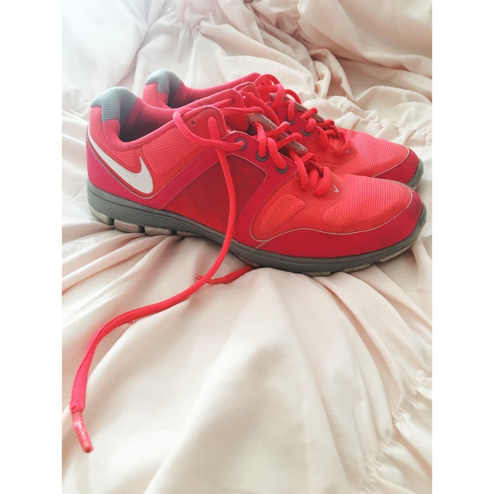 Women's Nike Shoes sz. 7.5