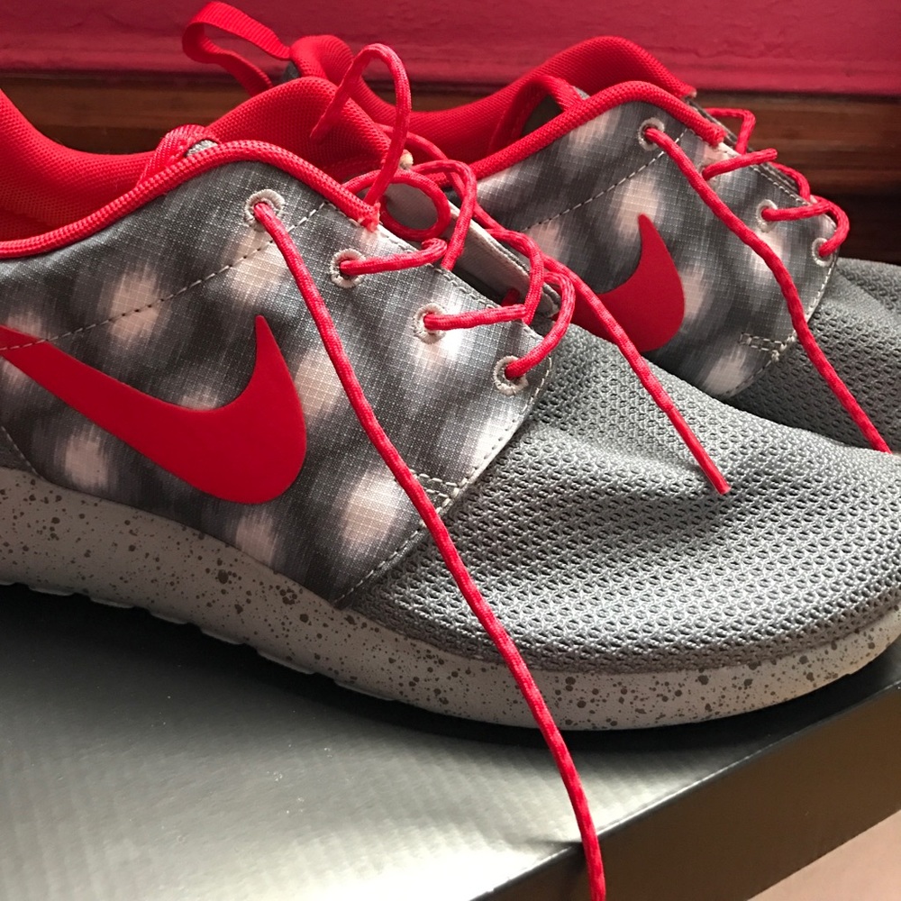 ✨BNIB Custom Nike Roshe! ✨