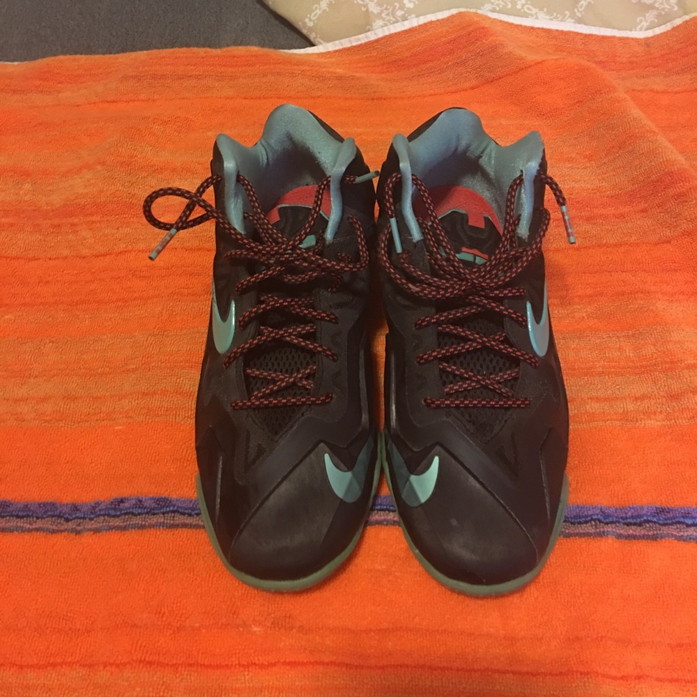LeBron soldiers, size 7