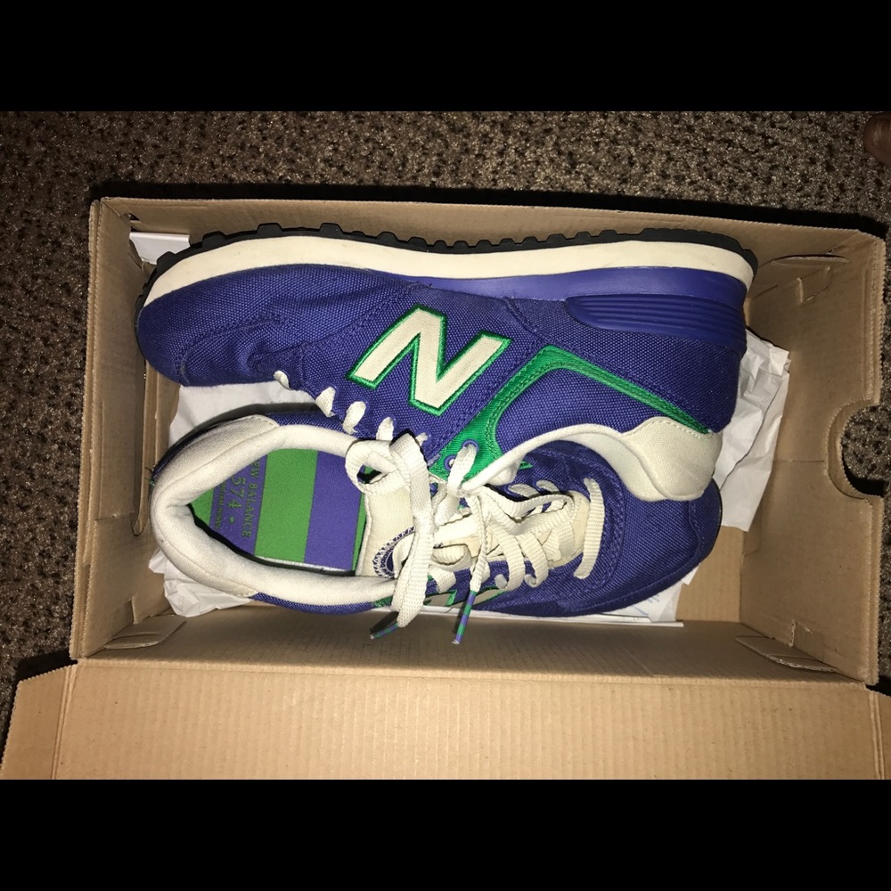 New Balance Tennis Shoes