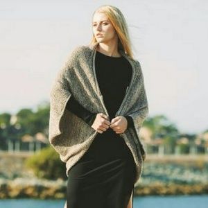 Bubble Shaped Knit Crochet Cardigan Bubble Shaped Knit Crochet Cardigan