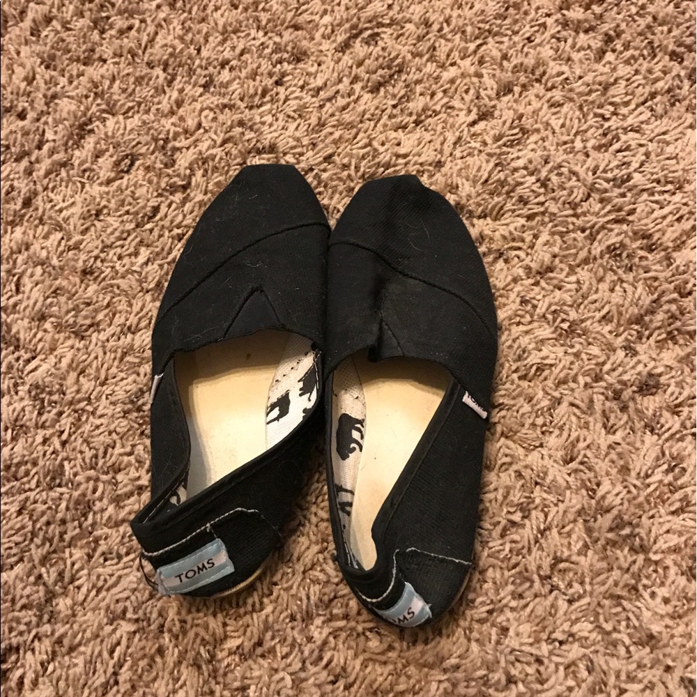 Black toms