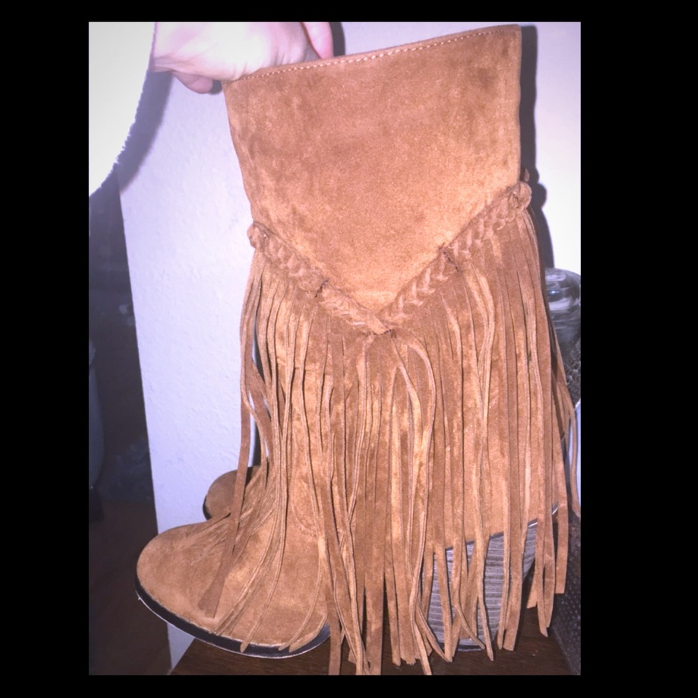 Supercute suede fringe boots