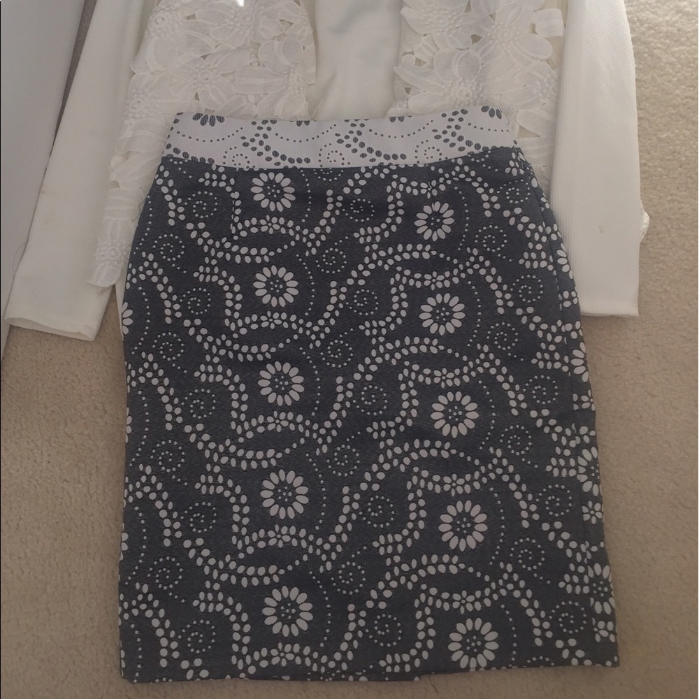 Banana Republic Pencil Skirt in Grey/White