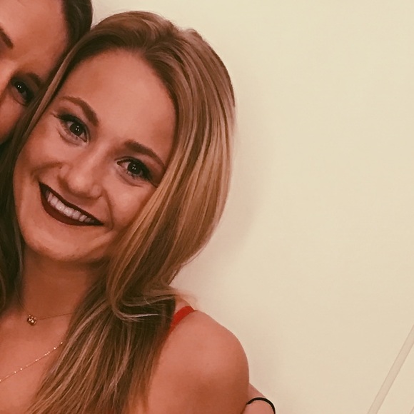 Meet your Posher, Nicolette - Picture 1 of 1