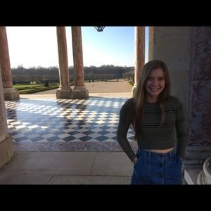 Meet your Posher, Chloe