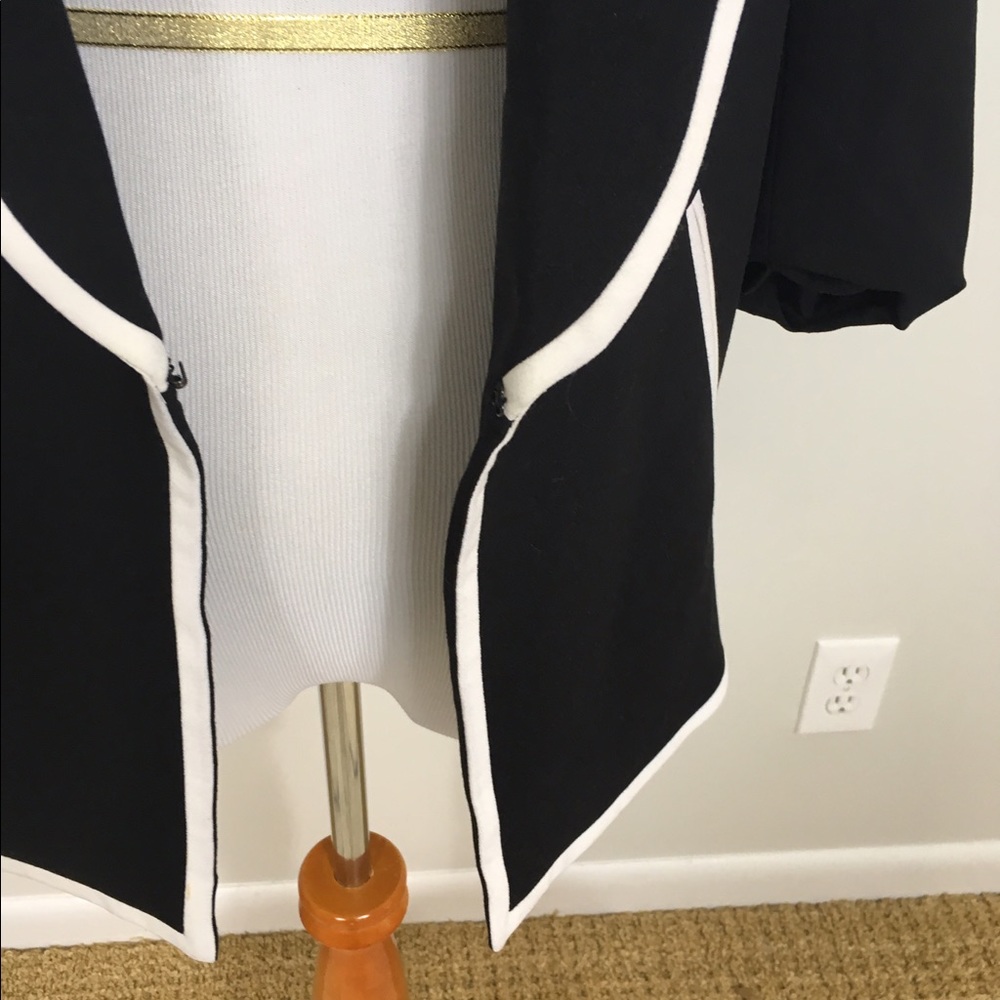 Forever 21 black with white piping work blazer - Picture 2 of 5