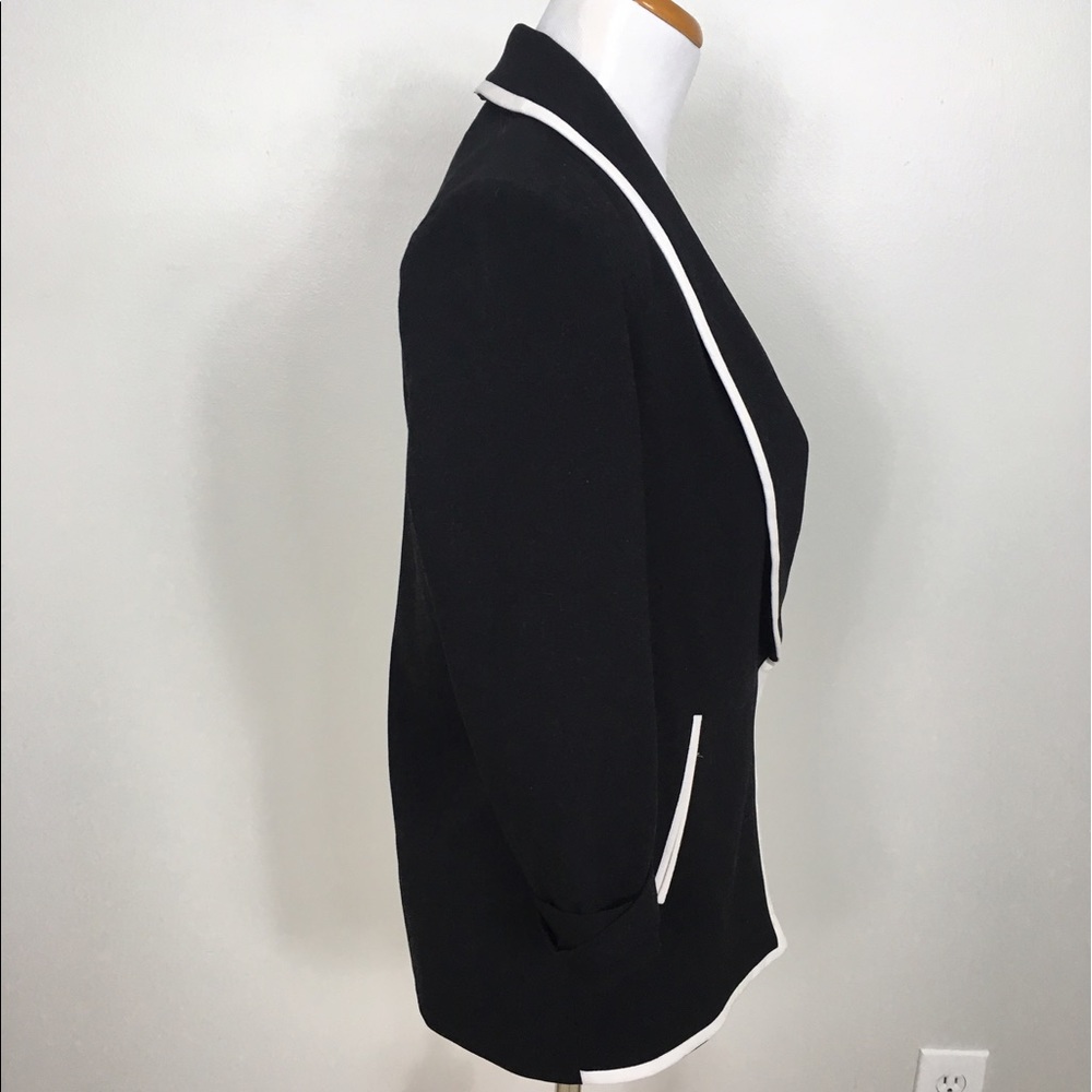 Forever 21 black with white piping work blazer - Picture 5 of 5