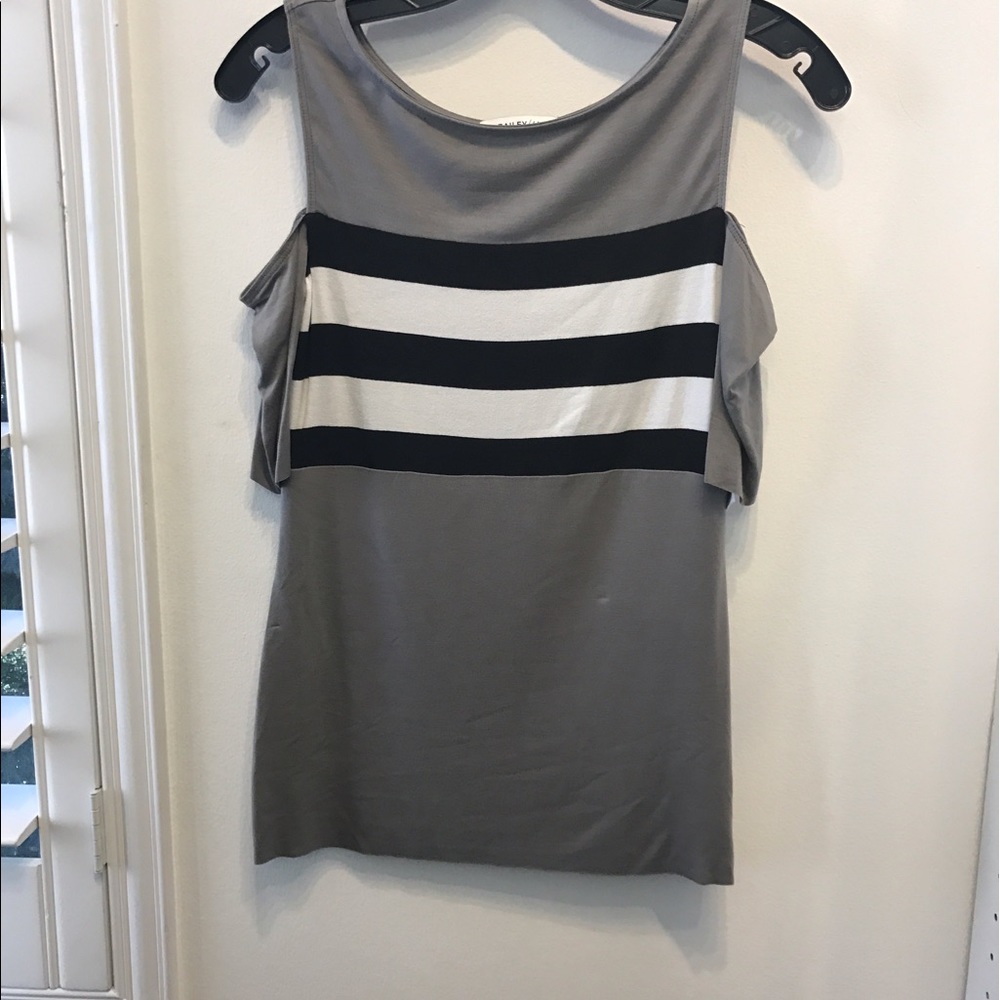 Open shoulder top