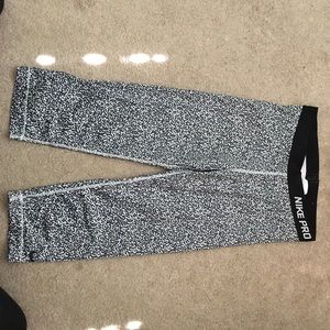 Nike Pro Spandex Crop Leggings