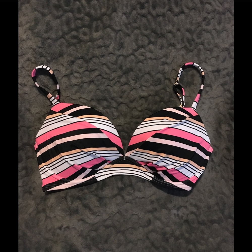 Victoria's Secret 36DD bathing suit top