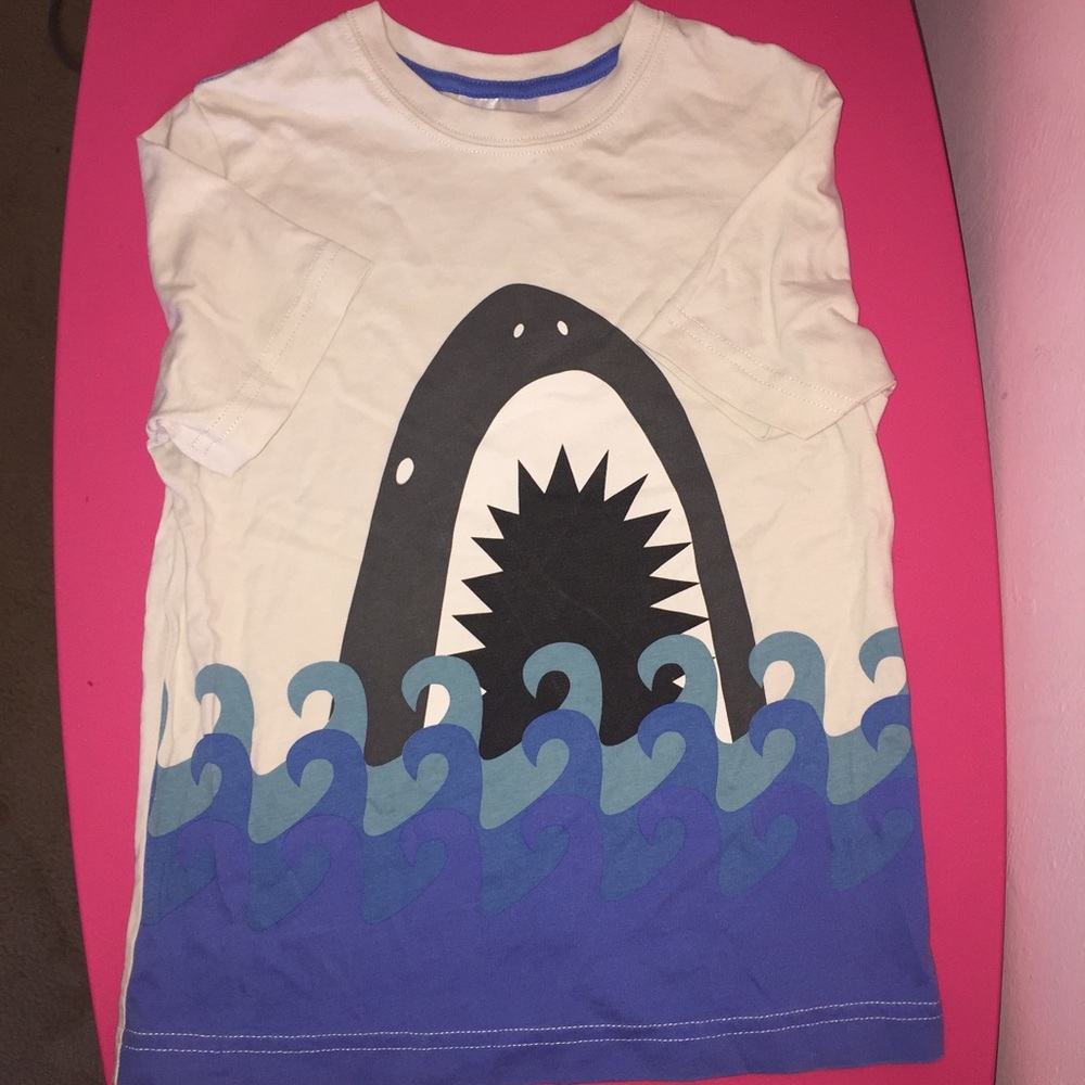 Hanna Andersson t-shirt. Size 130. Like new!