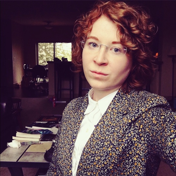 Meet your Posher, Kate - Picture 3 of 3