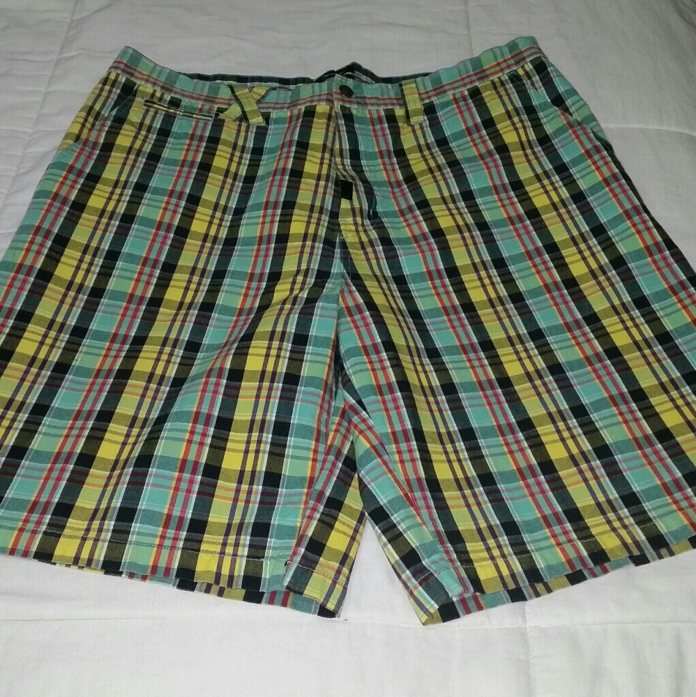 LNG Roots Equipment Plaid Men Shorts. Size 40