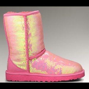 SHORT PINK SEQUIN UGGS: size 9