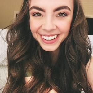 Meet your Posher, Lacey