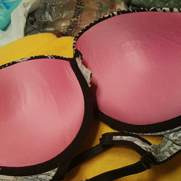 Be careful when buying from this seller! Vs items. - Picture 4 of 4