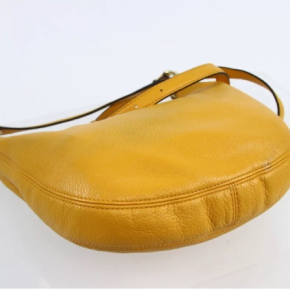 Michael Kors hobo in 🌻 - Picture 2 of 7