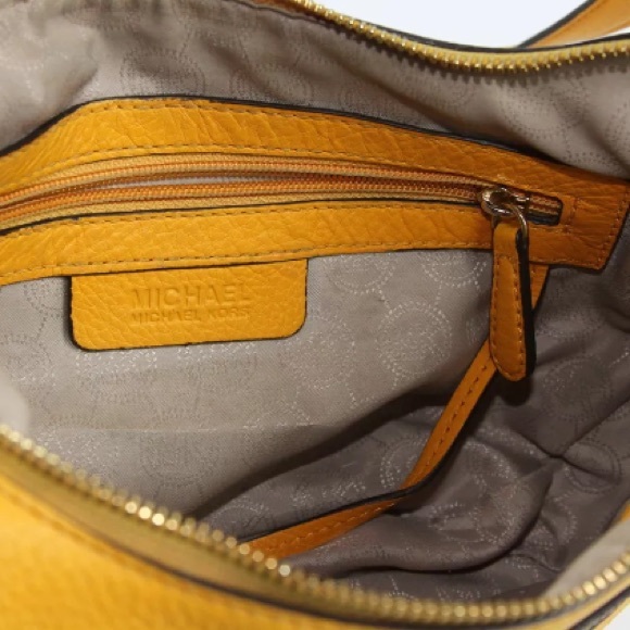 Michael Kors hobo in 🌻 - Picture 3 of 7