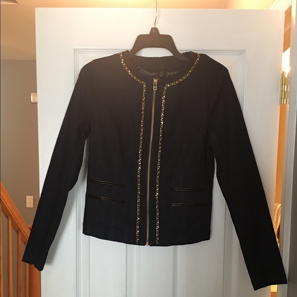 VS DENIM GOLD FAUX LEATHER CHAIN ACCENT JACKET