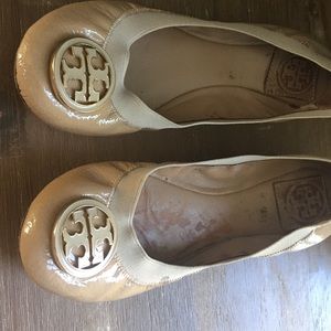 Great condition Tory Burch Caroline flats