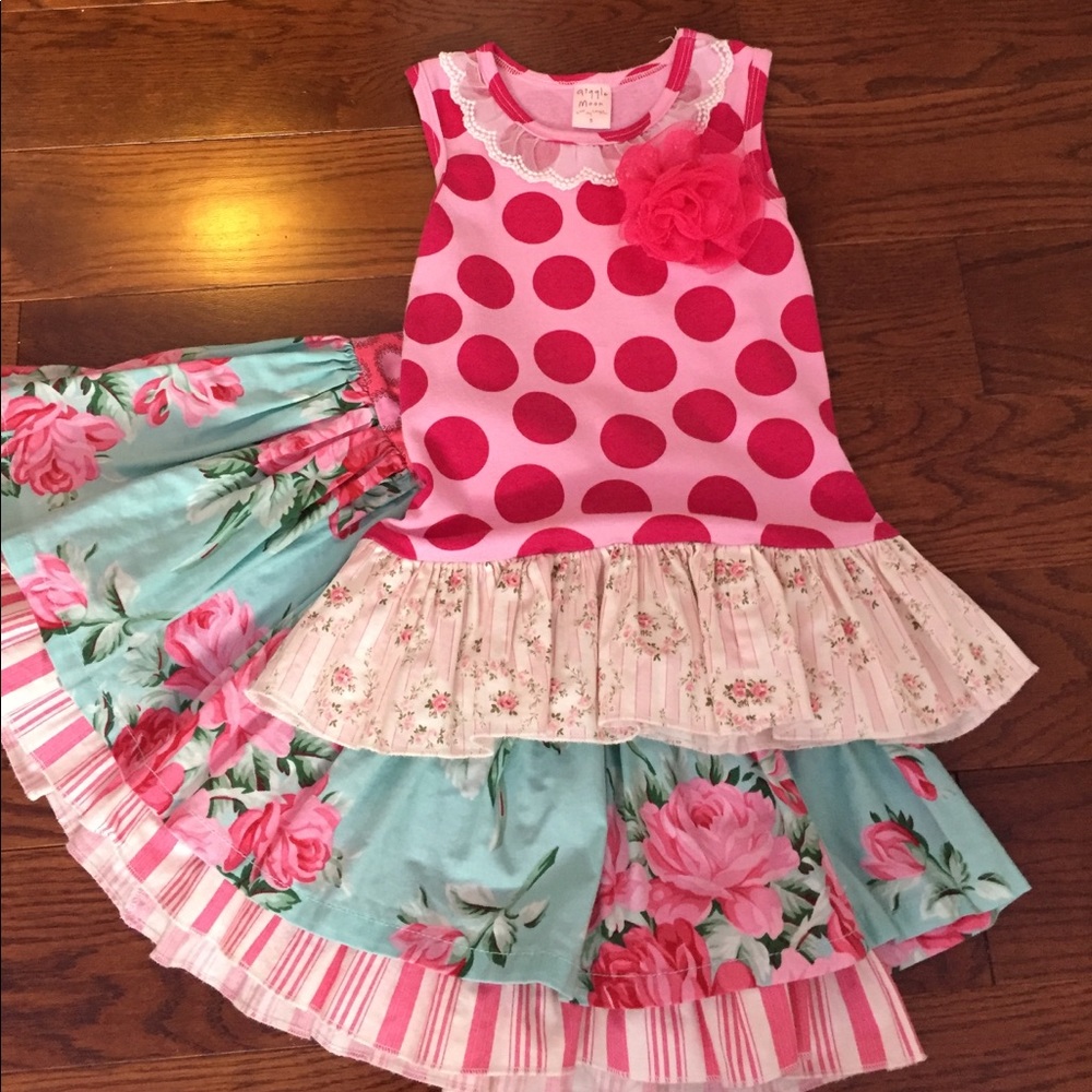 Giggle Moon Outfit